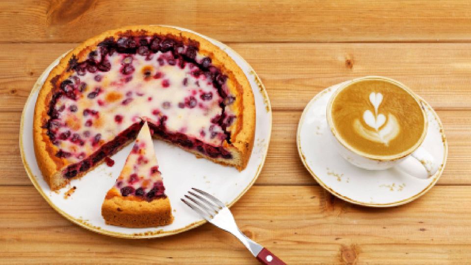 Вкуснейшее лакомство без вреда для фигуры: в этом ягодном пироге минимум калорий Вкуснейшее лакомство без вреда для фигуры: в этом ягодном пироге минимум калорий
