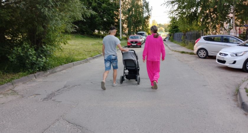 Всего одна простая фраза, а денег — целые карманы: что нужно говорить перед выходом из дома для большого богатства