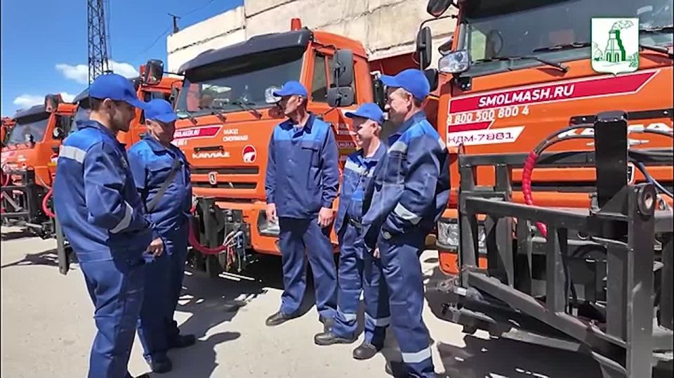 В Барнауле состоялась церемония передачи семи новых коммунально-дорожных машин (КДМ-7881) на базе КАМАЗ 43253 в парк МБУ «Автодорстрой»