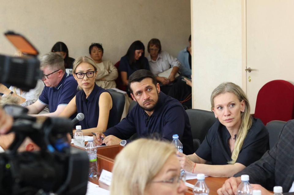 Классификацию гостиниц, туристический налог и легализацию отрасли обсудили в Республике Алтай