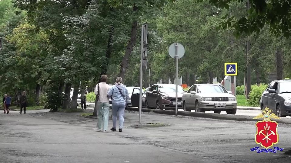      1,6         