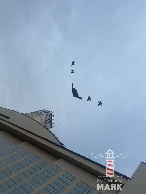             B-2  