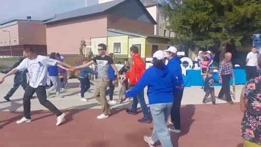 Праздничные гуляния развернулись в парке &quot;Центральный&quot;