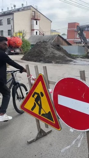 В Барнауле специалисты «Росводоканала» завершают устранение повреждения на водопроводе по адресу: ул. Партизанская, 245