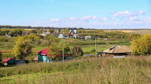 Шадрино - небольшое село, в котором проживает меньше тысячи человек