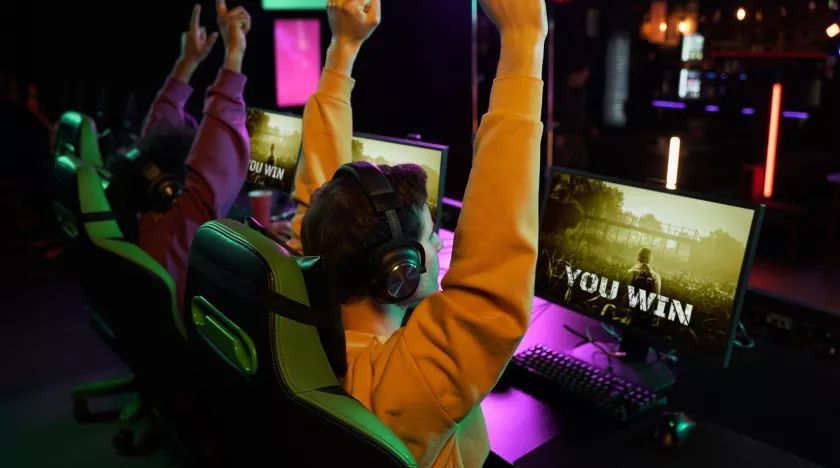   &quot;&quot;,   Counter-Strike 2,       &quot; &quot;