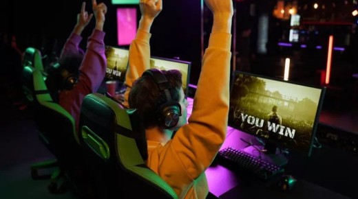   &quot;&quot;,   Counter-Strike 2,       &quot; &quot;