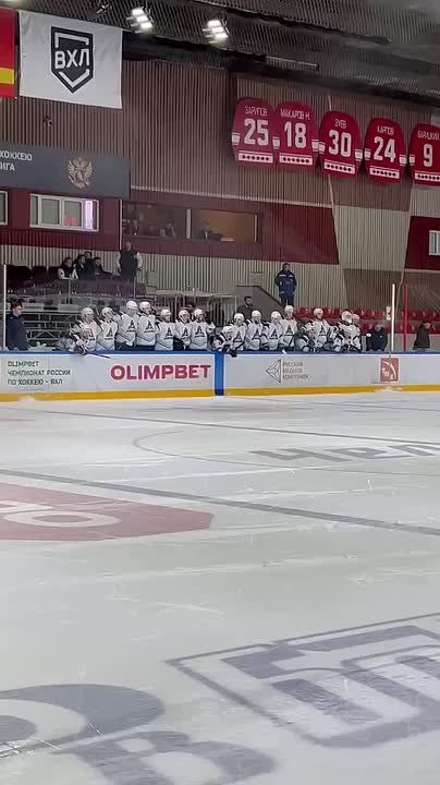 Хоккейный клуб «Динамо-Алтай» по буллитам на выезде переигрывает челябинский «Челмет» — 2:1