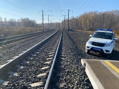 86-летняя пенсионерка попала под поезд в Алтайском крае