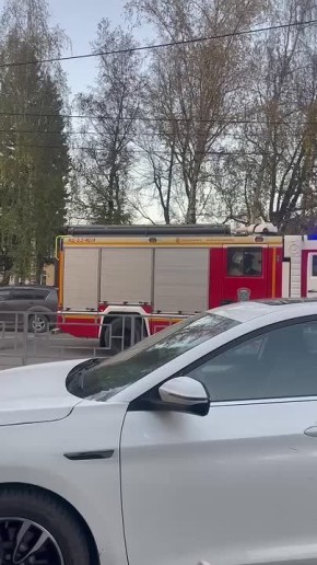 Сейчас в центре Горно-Алтайска, рядом со зданием прокуратуры, скопление машин экстренных и специальных служб