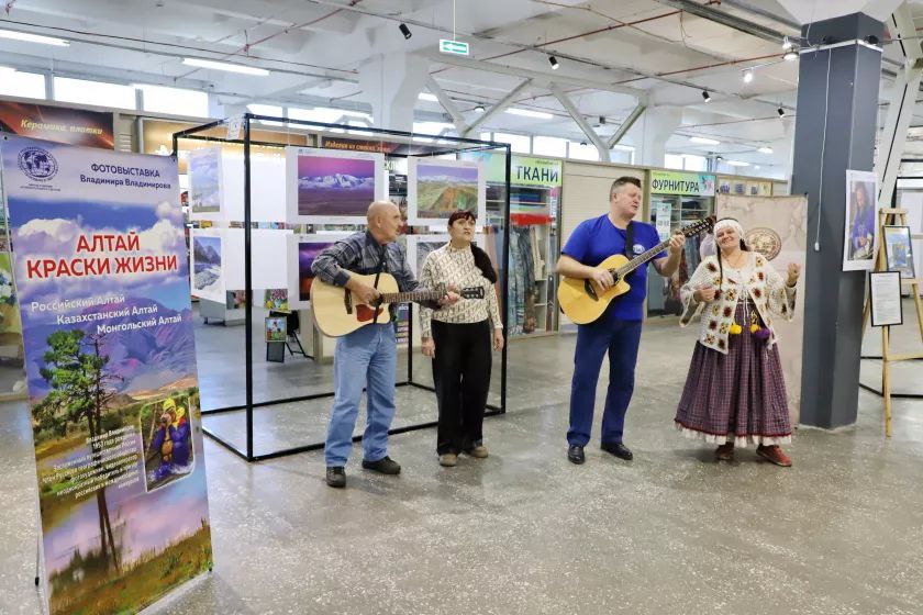 Фотовыставка об Алтае открылась в Бийске