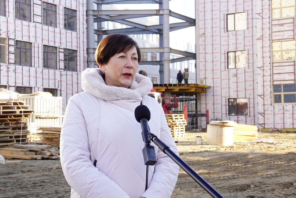 Городские власти проконтролировали строительство «супершколы» на ул.Попова, 130 в Барнауле Городские власти проконтролировали строительство «супершколы» на ул.Попова, 130 в Барнауле
