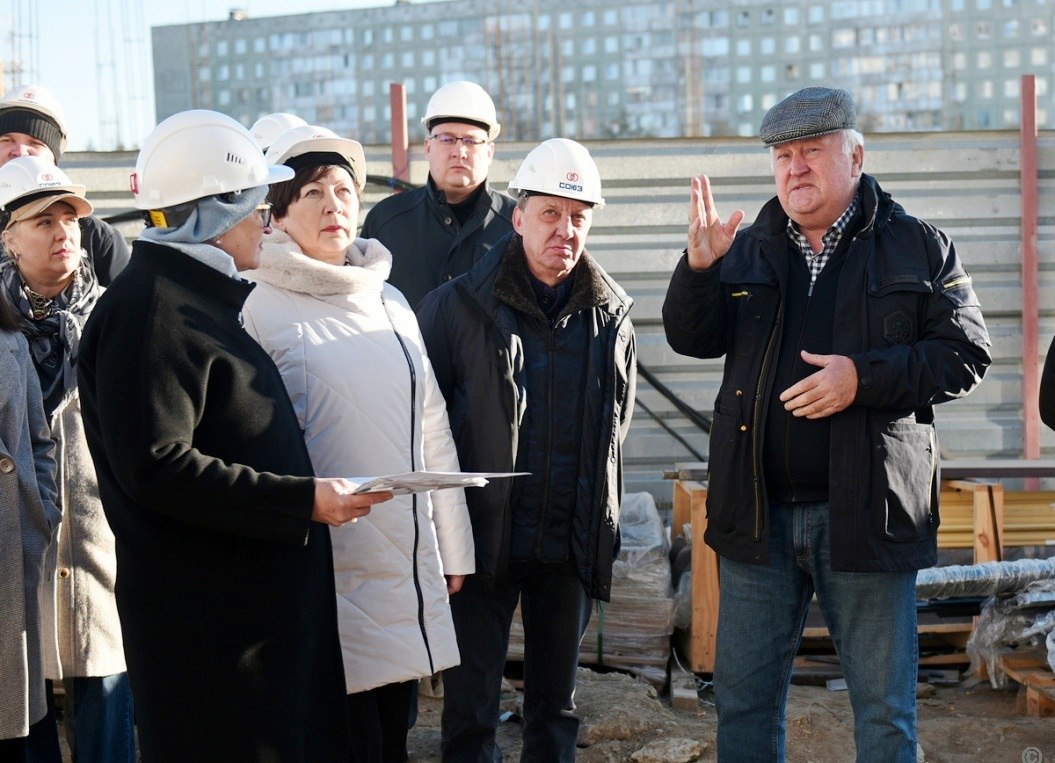 Городские власти проконтролировали строительство «супершколы» на ул.Попова, 130 в Барнауле Городские власти проконтролировали строительство «супершколы» на ул.Попова, 130 в Барнауле