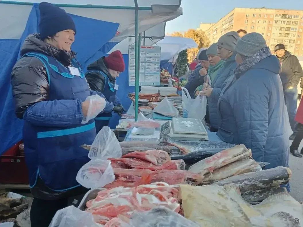 Вчера, 25 октября, в Барнауле на 6 площадках прошли традиционные продовольственные ярмарки, на которых было реализовано продукции на 10,2 млн рублей Вчера, 25 октября, в Барнауле на 6 площадках прошли традиционные продовольственные ярмарки, на которых было реализовано продукции на 10,2 млн рублей