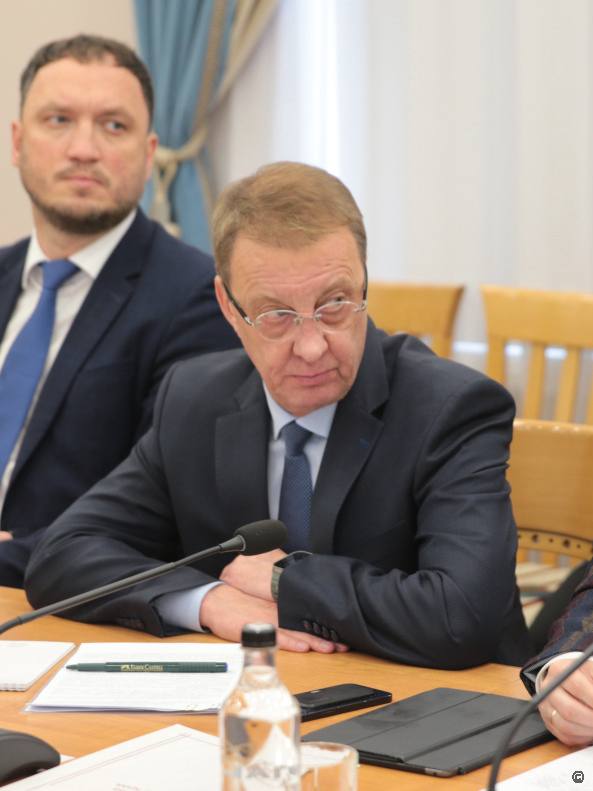 Вячеслав Франк принял участие в заседании Правительства Алтайского края, посвященном готовности к зимнему периоду Вячеслав Франк принял участие в заседании Правительства Алтайского края, посвященном готовности к зимнему периоду