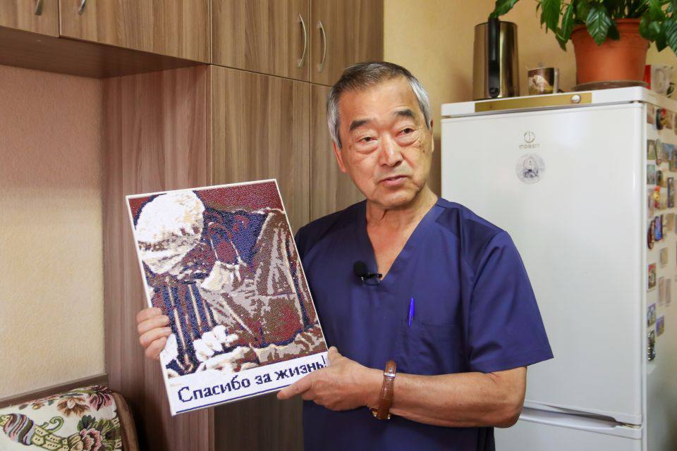 "Наши люди": история легендарного алтайского хирурга Юрия Тена "Наши люди": история легендарного алтайского хирурга Юрия Тена