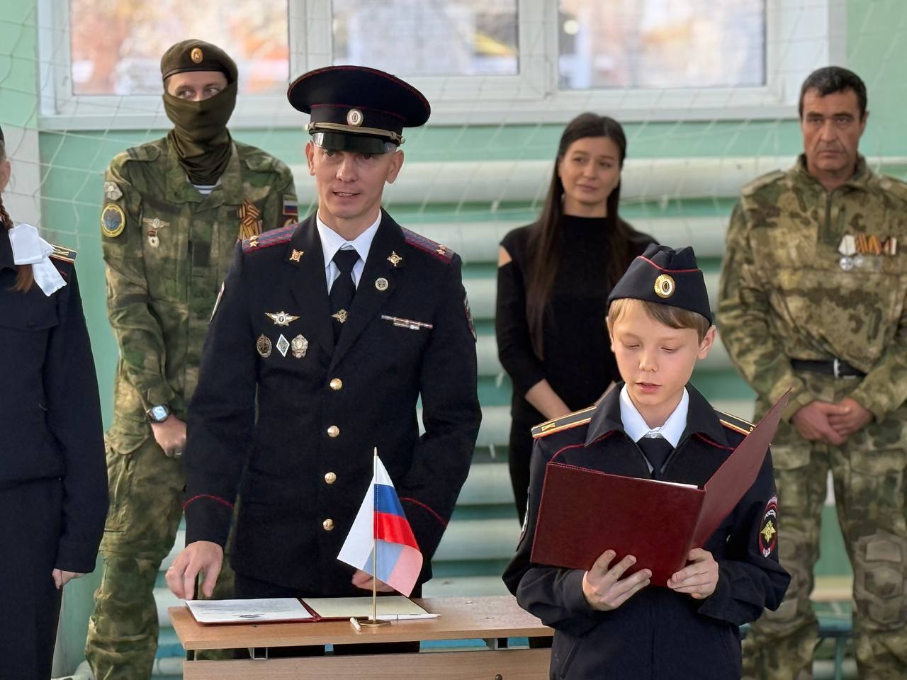 В барнаульском лицее №73 состоялась церемония принятия Присяги учащимися правоохранительного класса В барнаульском лицее №73 состоялась церемония принятия Присяги учащимися правоохранительного класса