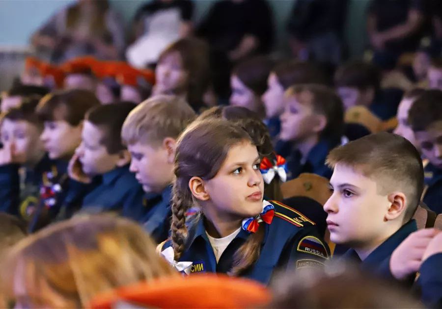 В Бийске кадетов приняли в классы МЧС В Бийске кадетов приняли в классы МЧС