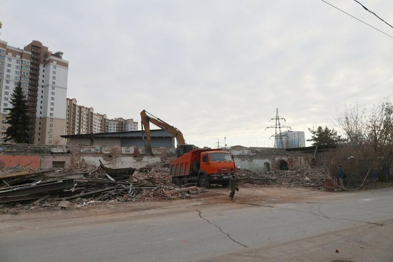 В Барнауле сносят здание с 200-летней историей В Барнауле сносят здание с 200-летней историей