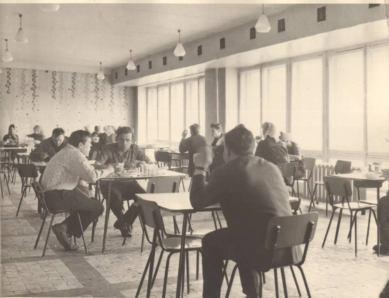 Если вы завтракаете - желаем вам приятного аппетита! Если вы завтракаете - желаем вам приятного аппетита!