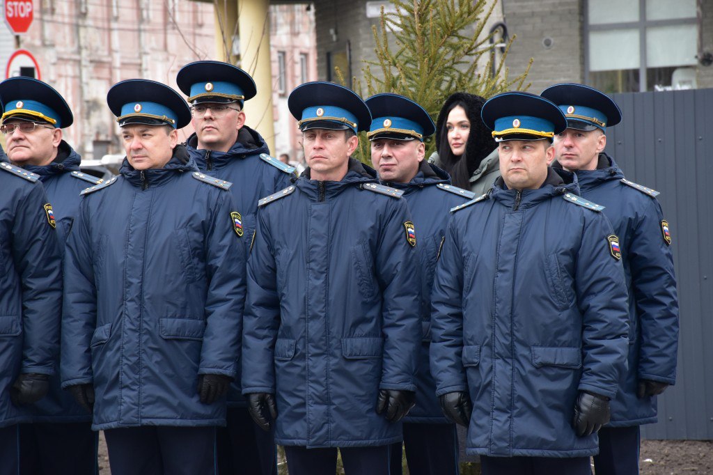 В Барнауле открыт первый в России памятный знак сотрудникам службы судебных приставов В Барнауле открыт первый в России памятный знак сотрудникам службы судебных приставов