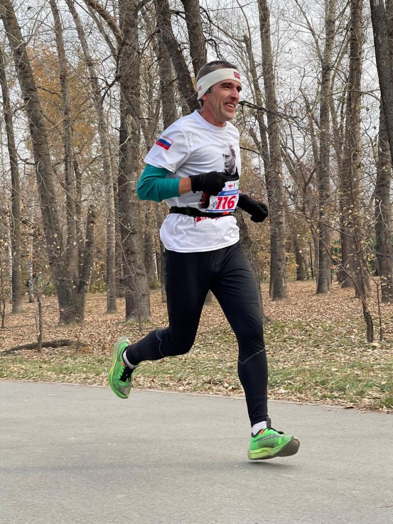 В Барнауле состоялись забеги памяти старейшего марафонца Алтая Николая Борзых В Барнауле состоялись забеги памяти старейшего марафонца Алтая Николая Борзых