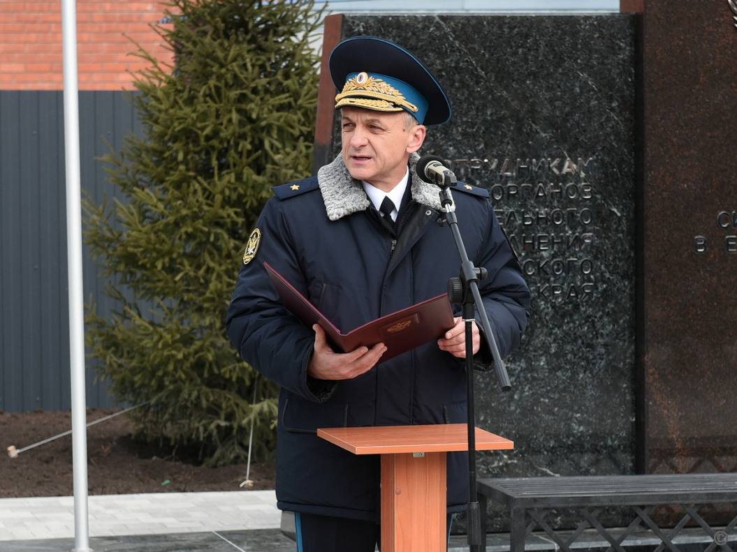В Барнауле открыли первый в России памятный знак сотрудникам органов принудительного исполнения В Барнауле открыли первый в России памятный знак сотрудникам органов принудительного исполнения