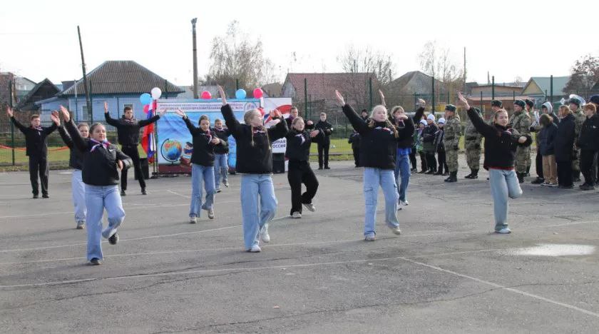 Новую спортивную площадку в школе № 19 открыли в Бийске