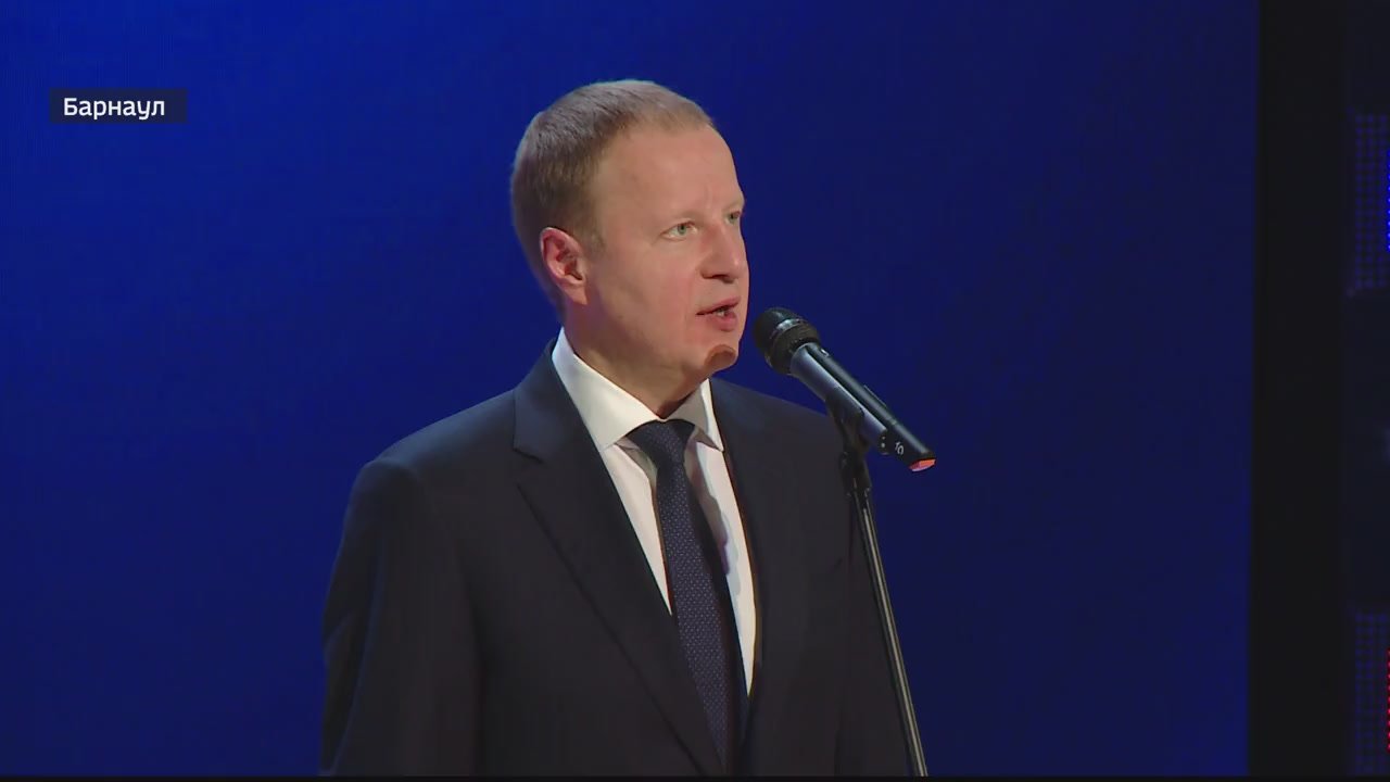 В преддверии профессионального праздника лучшие судебные приставы получили почётные награды