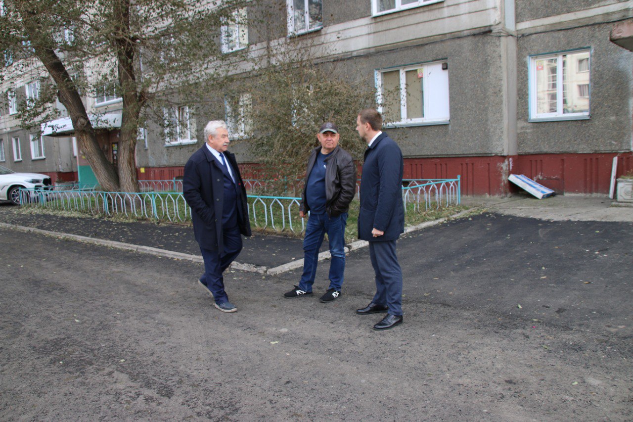 Виктор Щигрев: Благоустроили территорию у «Территориального центра социальной помощи семье и детям города Бийска» Виктор Щигрев: Благоустроили территорию у «Территориального центра социальной помощи семье и детям города Бийска»