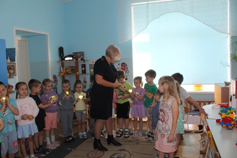 Сотрудники Госавтоинспекции края проводят занятия побезопасности# Засветись Сотрудники Госавтоинспекции края проводят занятия побезопасности# Засветись