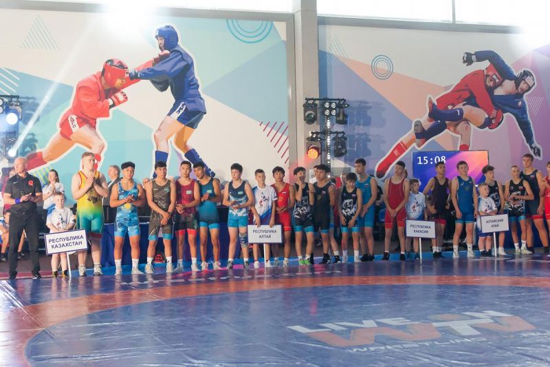 Кирилл Николаенко и Кирилл Резванов — победители, Владимир Номоконов — серебряный призёр всероссийских соревнований по греко-римской борьбе «Центр Державы» в Новосибирске Кирилл Николаенко и Кирилл Резванов — победители, Владимир Номоконов — серебряный призёр всероссийских соревнований по греко-римской борьбе «Центр Державы» в Новосибирске