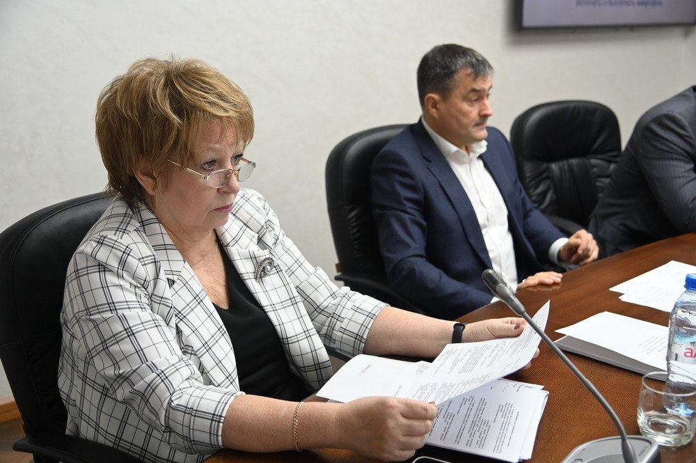 Краевой бюджет, коммунальные льготы, земельные компенсации: депутаты обсудили вопросы повестки на предсессионных заседаниях Краевой бюджет, коммунальные льготы, земельные компенсации: депутаты обсудили вопросы повестки на предсессионных заседаниях