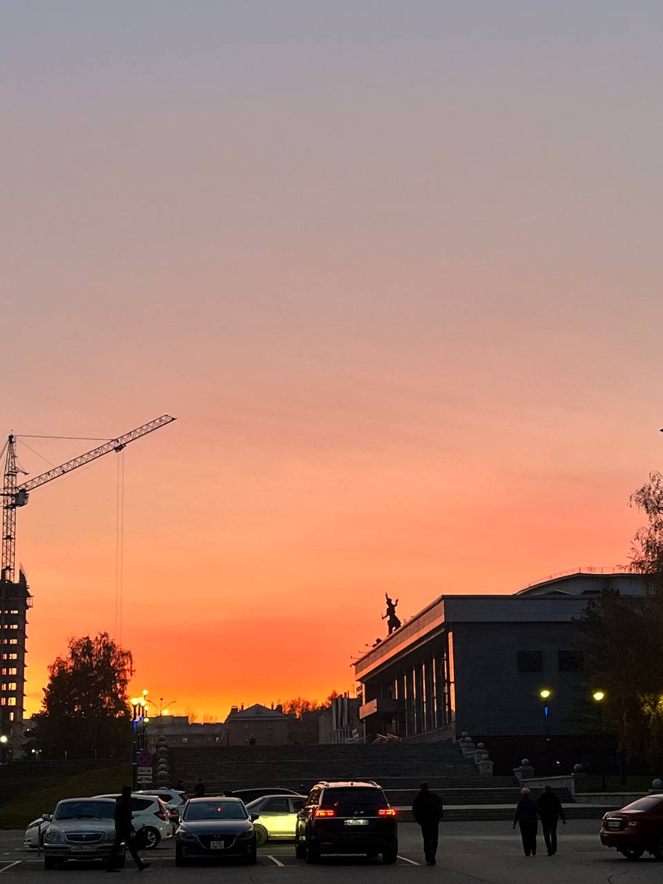 Над Барнаулом сегодня было живописное небо Над Барнаулом сегодня было живописное небо