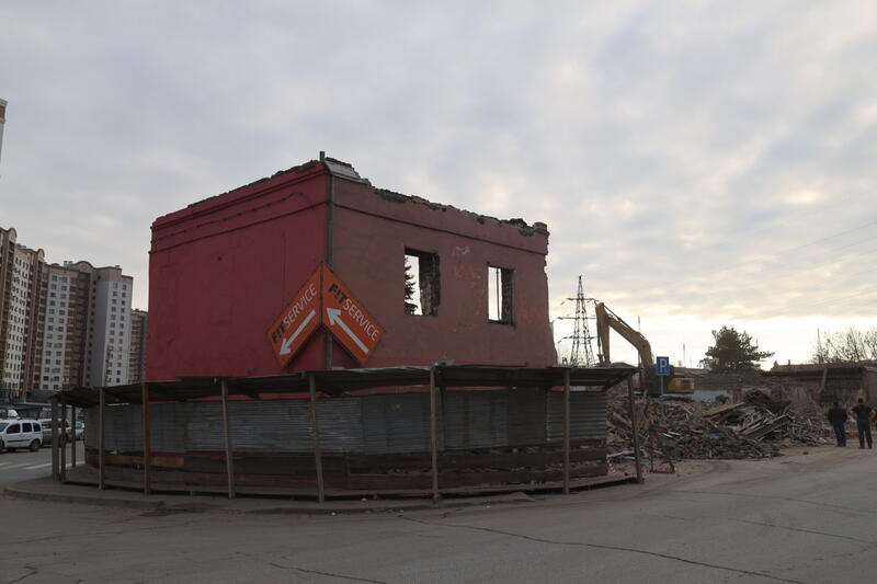 В Барнауле сносят здание с 200-летней историей