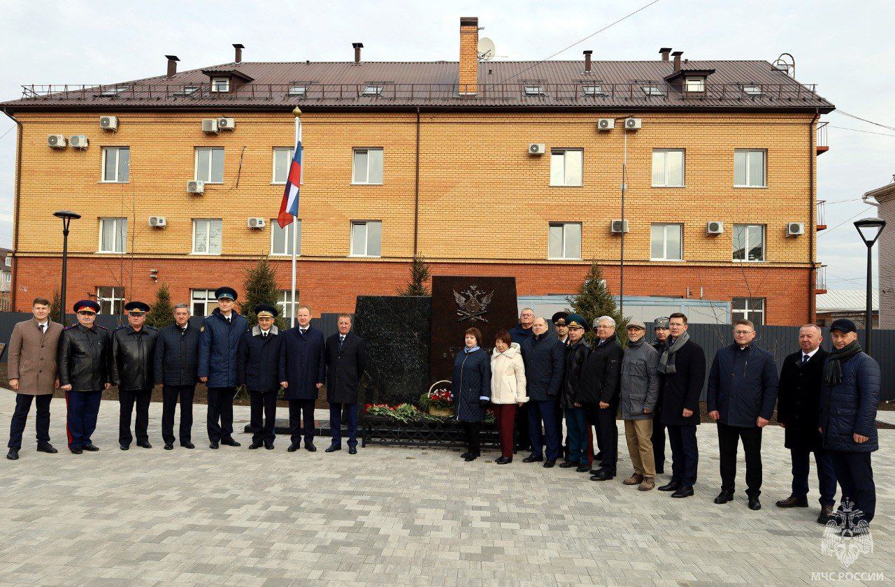 В Барнауле открыт памятный знак, посвященный сотрудникам органов принудительного исполнения В Барнауле открыт памятный знак, посвященный сотрудникам органов принудительного исполнения