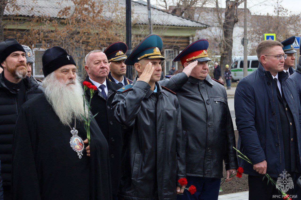 В Барнауле открыт памятный знак, посвященный сотрудникам органов принудительного исполнения В Барнауле открыт памятный знак, посвященный сотрудникам органов принудительного исполнения