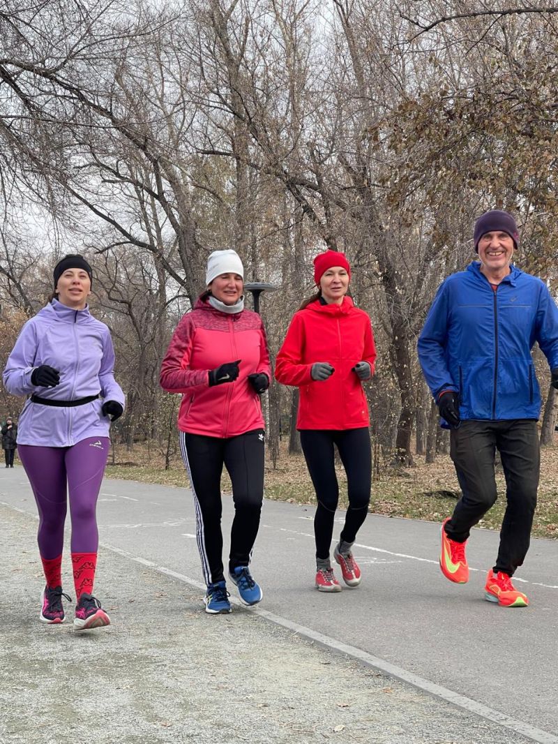 В Барнауле состоялись забеги памяти старейшего марафонца Алтая Николая Борзых В Барнауле состоялись забеги памяти старейшего марафонца Алтая Николая Борзых