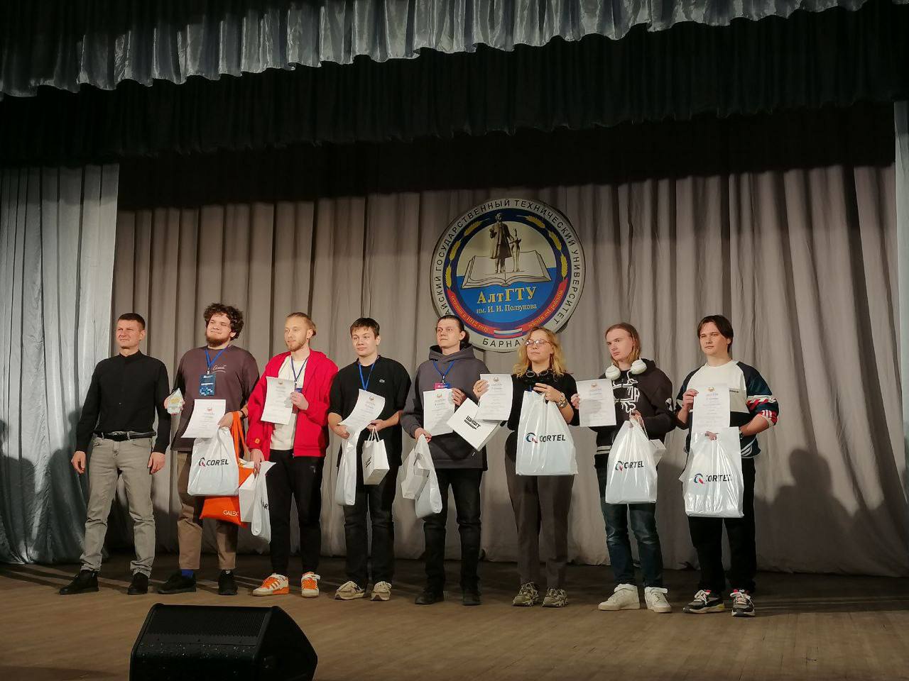 Подведены итоги VIII межрегиональных межвузовских соревнований по информационной безопасности «AltayCTF-2025» Подведены итоги VIII межрегиональных межвузовских соревнований по информационной безопасности «AltayCTF-2025»