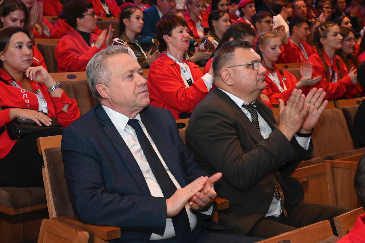 В Барнауле открыли VIII слёт патриотических объединений «Молодые патриоты – сила Сибири, Урала и Дальнего Востока!» В Барнауле открыли VIII слёт патриотических объединений «Молодые патриоты – сила Сибири, Урала и Дальнего Востока!»