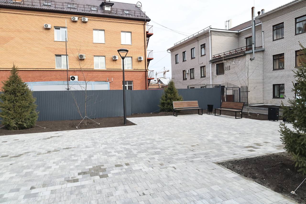 В Барнауле на пересечении улиц Горького и Пушкина 29 октября официально открыли благоустроенный сквер, где установлен памятный знак в честь сотрудников органов принудительного исполнения Алтайского края В Барнауле на пересечении улиц Горького и Пушкина 29 октября официально открыли благоустроенный сквер, где установлен памятный знак в честь сотрудников органов принудительного исполнения Алтайского края