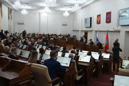 На сессии Алтайского краевого Законодательного Собрания принято решение об утверждении новой схемы одномандатных избирательных округов