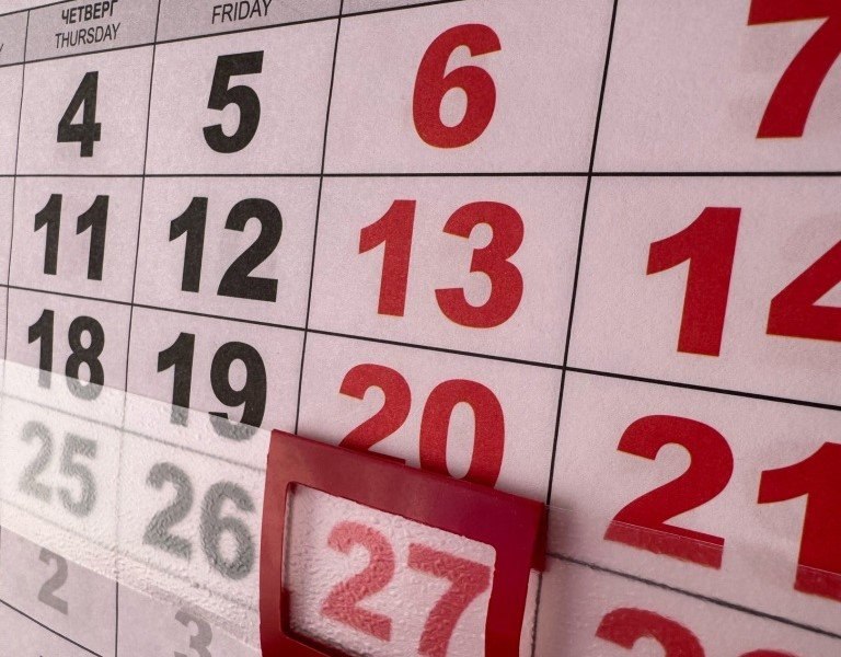 День Октябрьской революции хотят сделать выходным