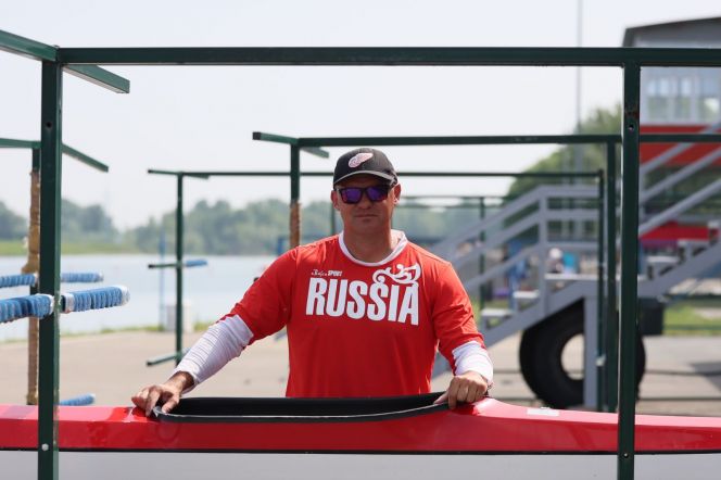 В День тренера «Алтайский спорт» опубликовал интервью со старшим тренером сборных команд Алтайского края по гребле на байдарках и каноэ Константином Вишняковым