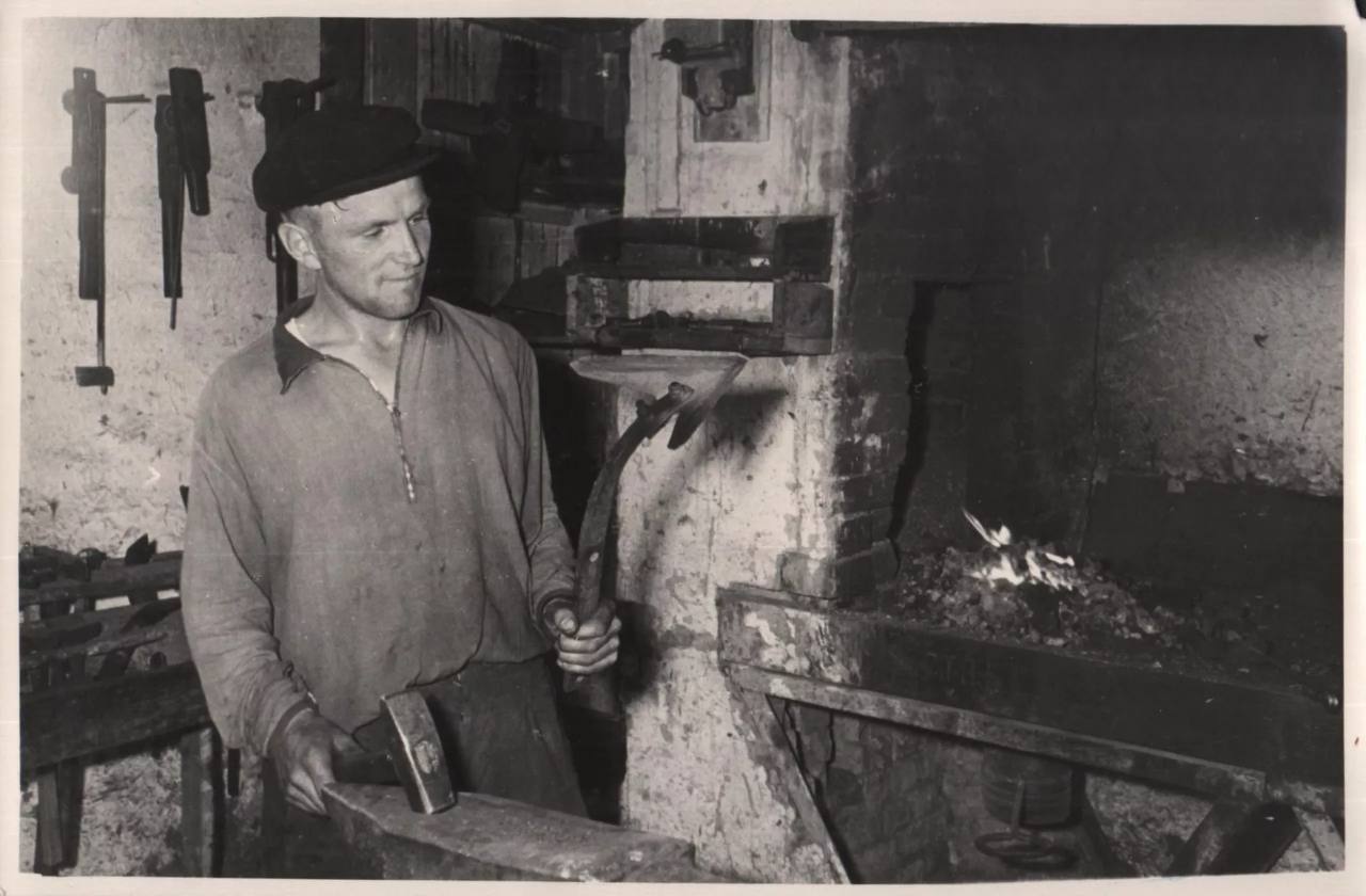 Колхозник – это звучало гордо Колхозник – это звучало гордо