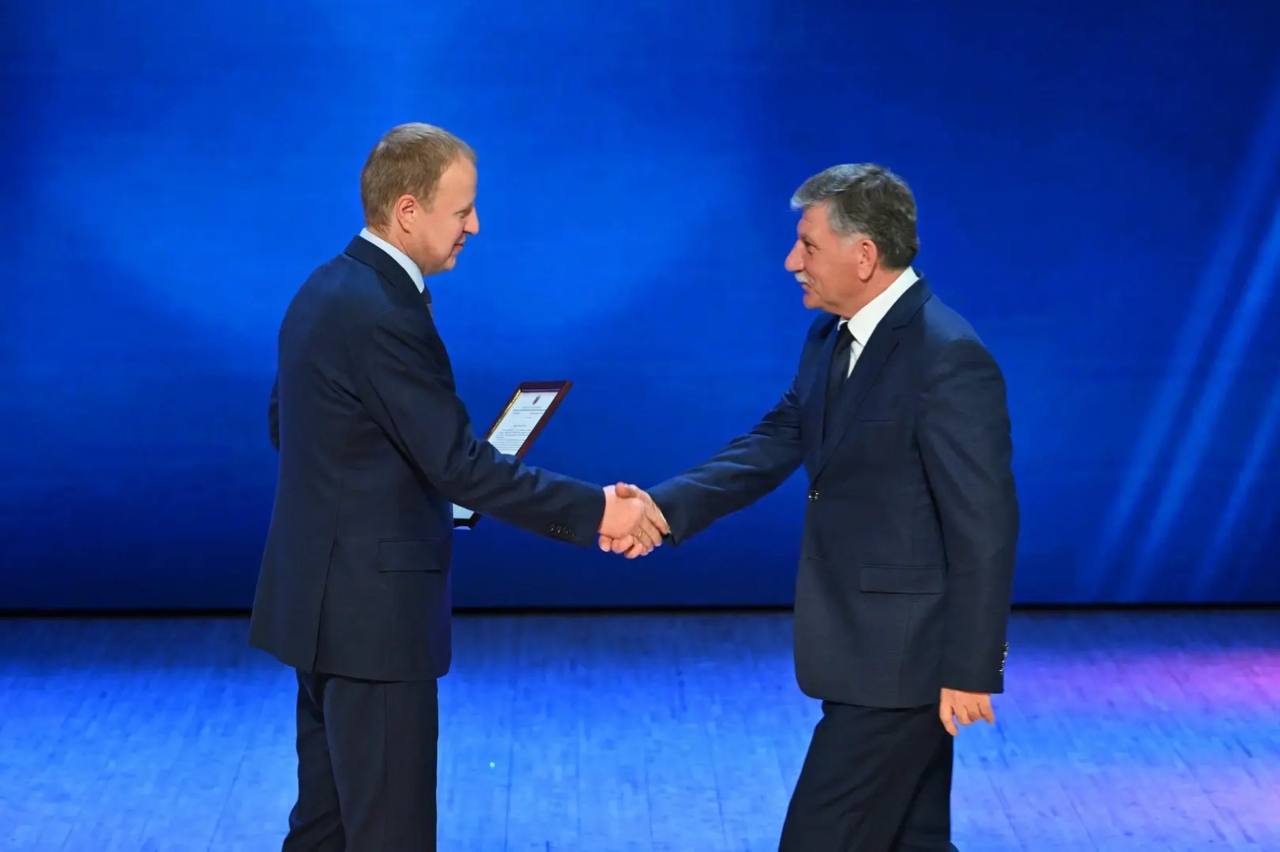 В Барнауле открыли VIII слёт патриотических объединений «Молодые патриоты – сила Сибири, Урала и Дальнего Востока!» В Барнауле открыли VIII слёт патриотических объединений «Молодые патриоты – сила Сибири, Урала и Дальнего Востока!»