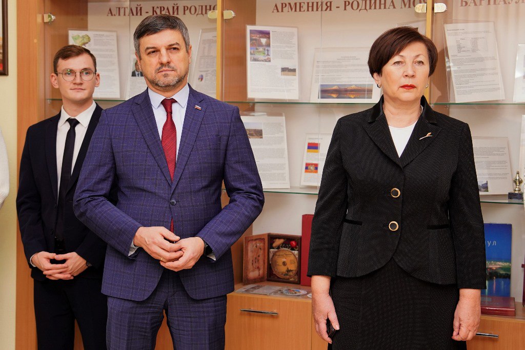 Сотрудничество с национальными объединениями депутаты обсудили накануне Дня народного единства Сотрудничество с национальными объединениями депутаты обсудили накануне Дня народного единства