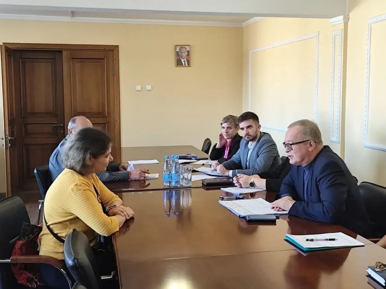 Зампред Правительства Алтайского края Игорь Степаненко провел личный прием участников специальной военной операции и их семей в Белокурихе Зампред Правительства Алтайского края Игорь Степаненко провел личный прием участников специальной военной операции и их семей в Белокурихе