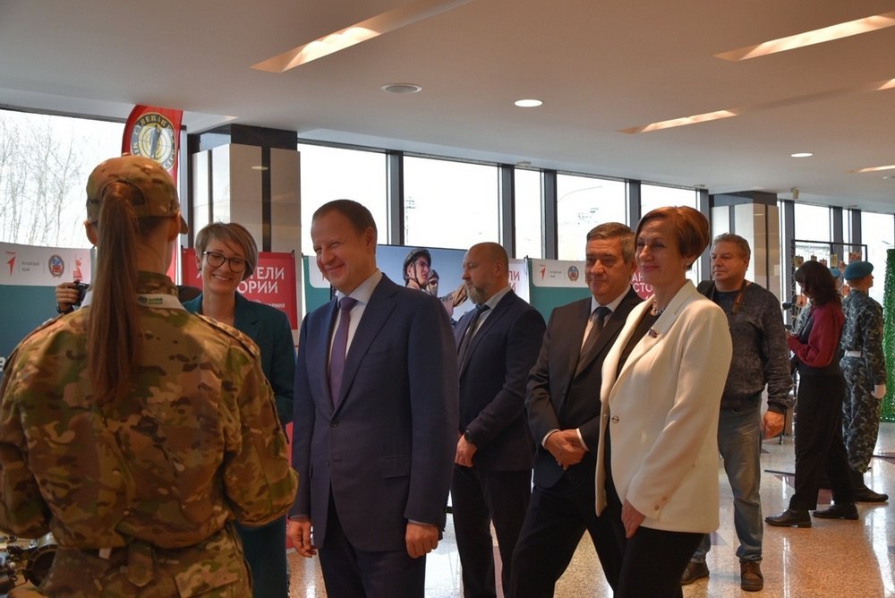 В Барнауле стартовал VIII Слет патриотических объединений Сибири, Урала и Дальнего Востока В Барнауле стартовал VIII Слет патриотических объединений Сибири, Урала и Дальнего Востока