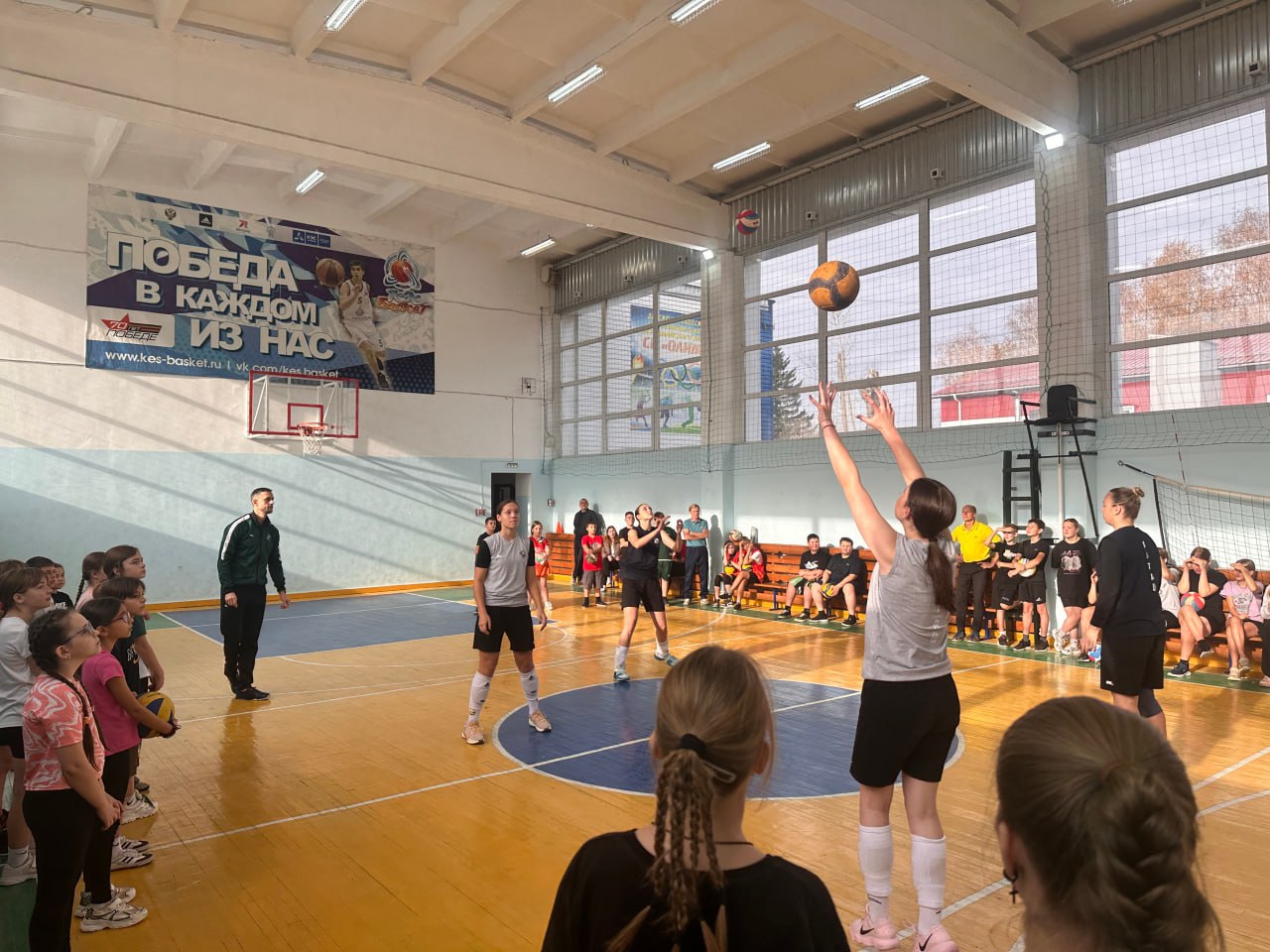 В селе Первомайское прошёл мастер-класс волейбольного клуба Алтай при содействии благотворительного фонда «Мой Алтай» В селе Первомайское прошёл мастер-класс волейбольного клуба Алтай при содействии благотворительного фонда «Мой Алтай»